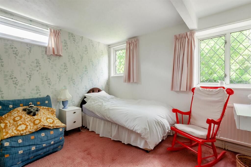 8599861-interior19