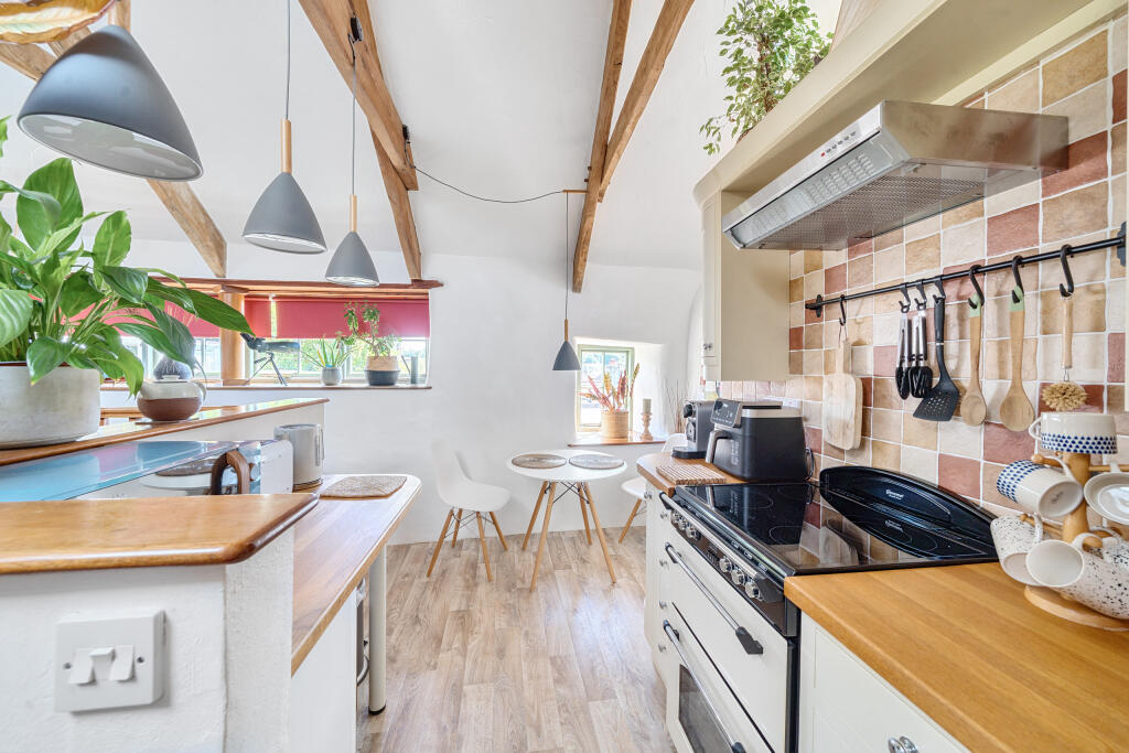 1318231-9-686fac4822099