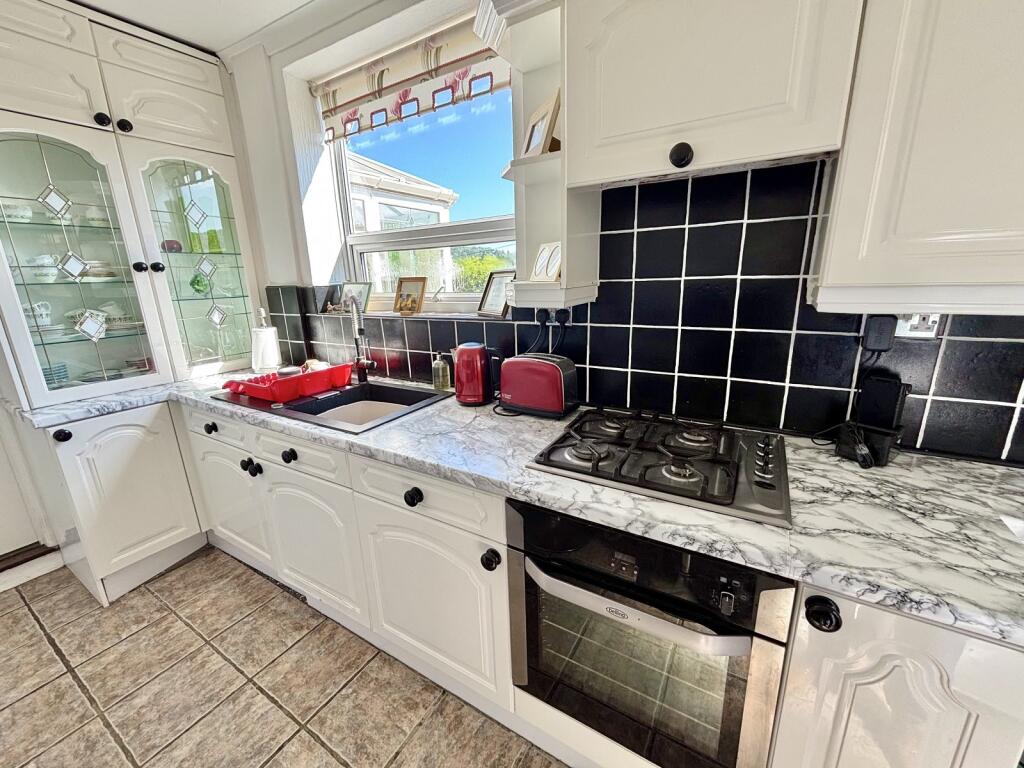 Kitchen / Breakfast Room