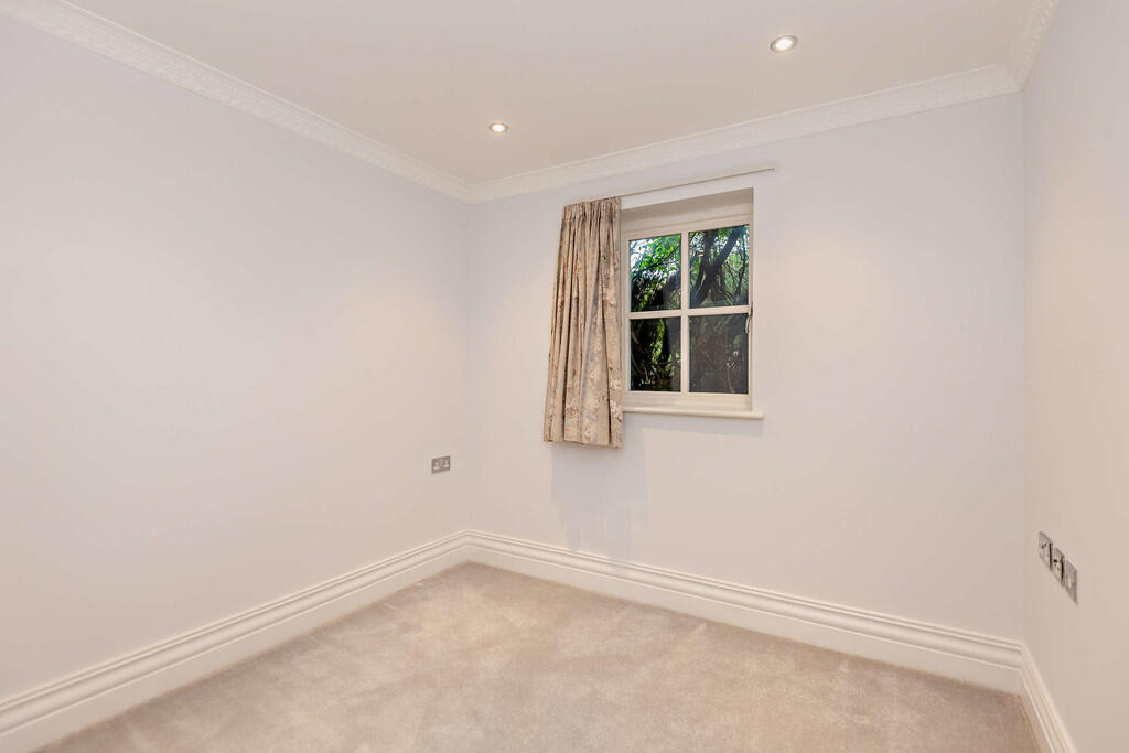 8633019-interior0...