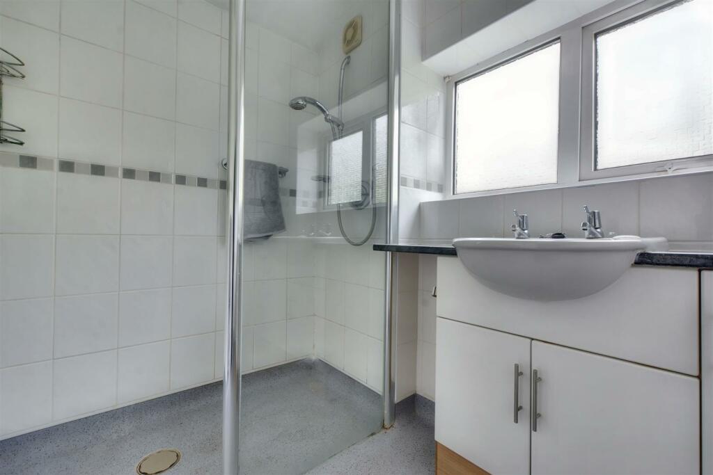 Shower Room.jpeg