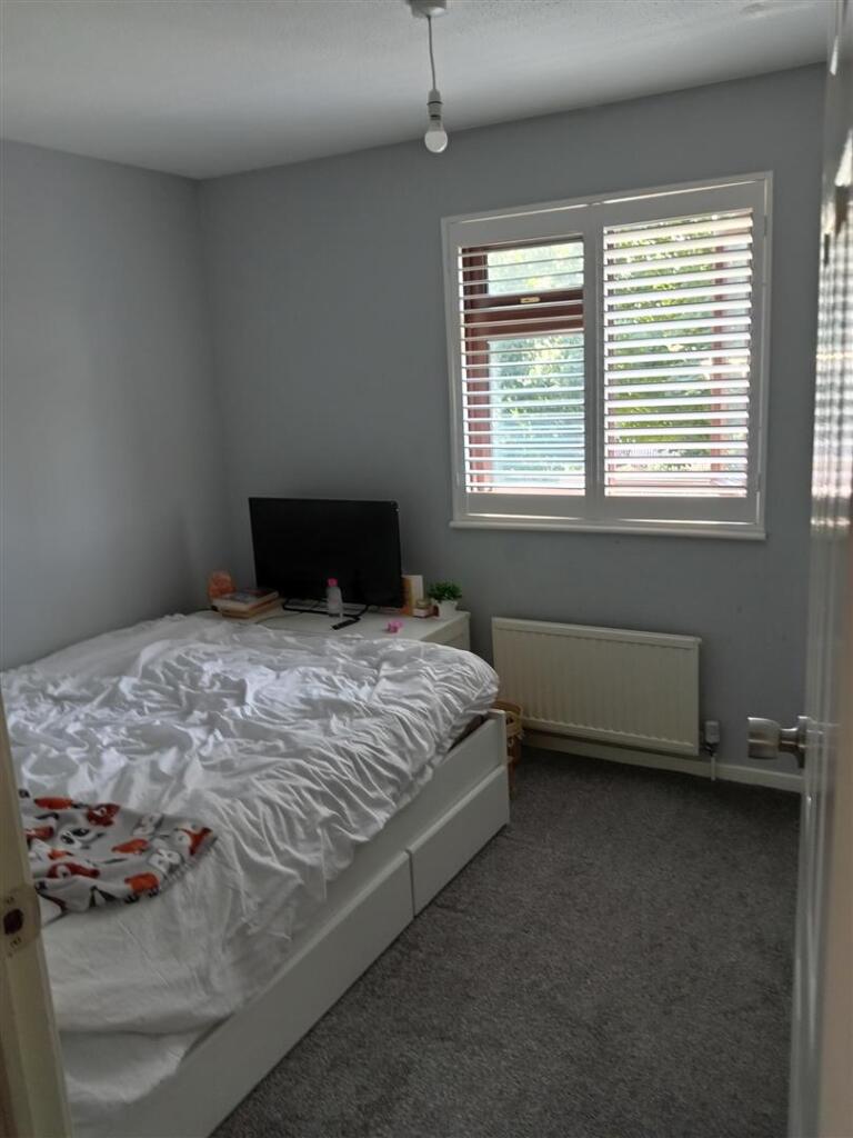 bedroom2.jpg