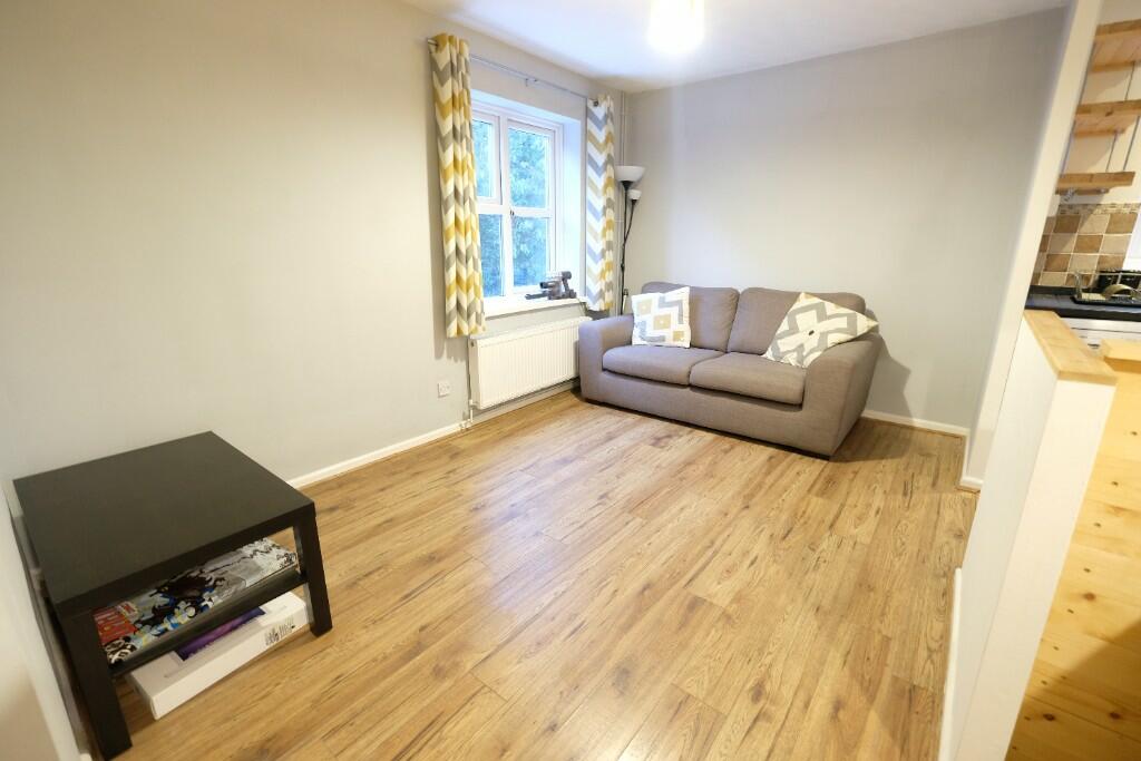SITTING/DINING ROOM