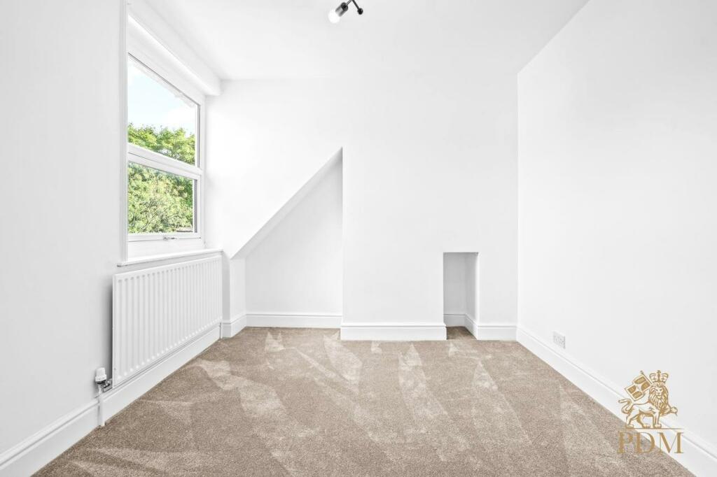 Flat 3, 4 Mapperely Park Drive Nottingham, NG3 5BX