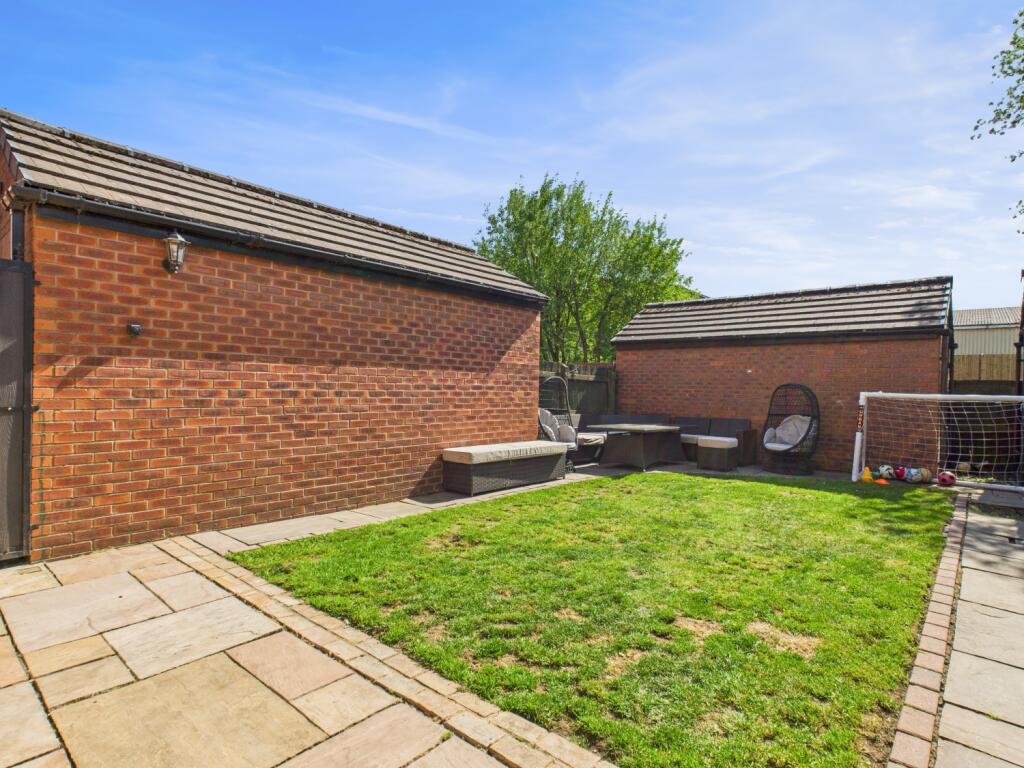 CAM03729G0-PR0041-STILL011