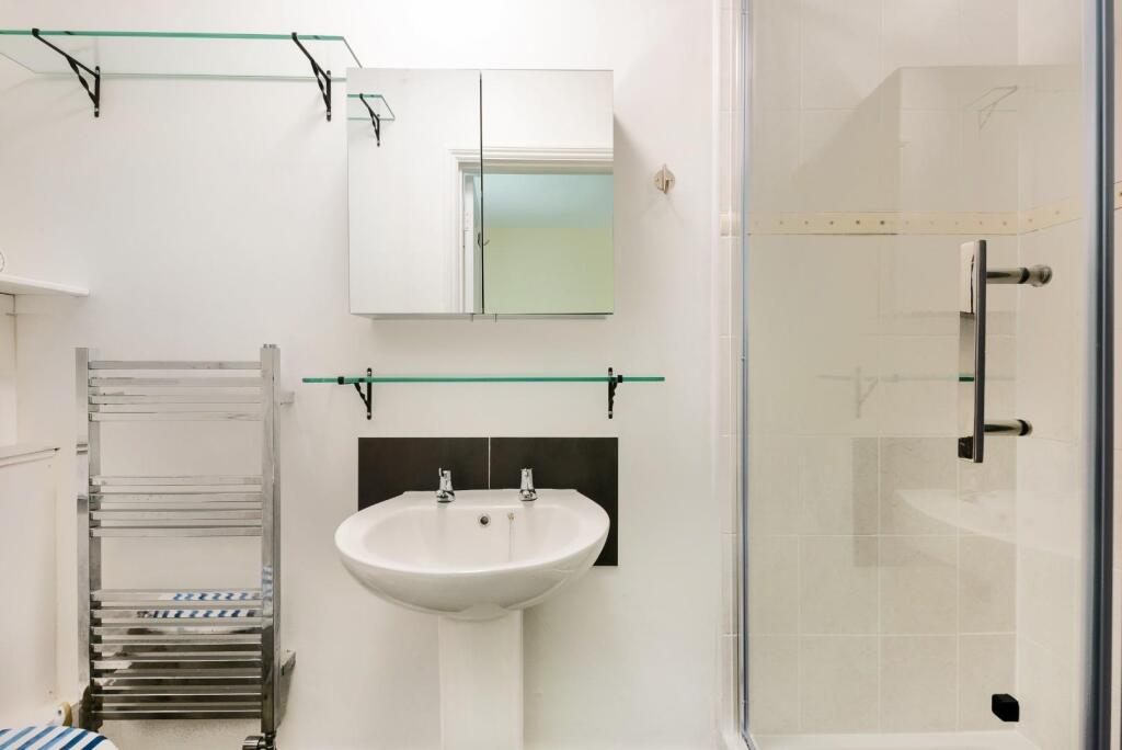 3, 106 London Road West, Bath, BA1 7DB-15.jpg