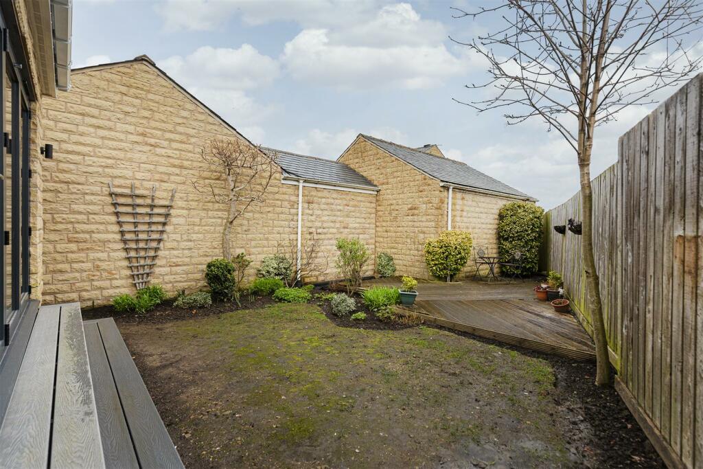 Bramleys Estate Agents - Elland - Oliver Meadows (