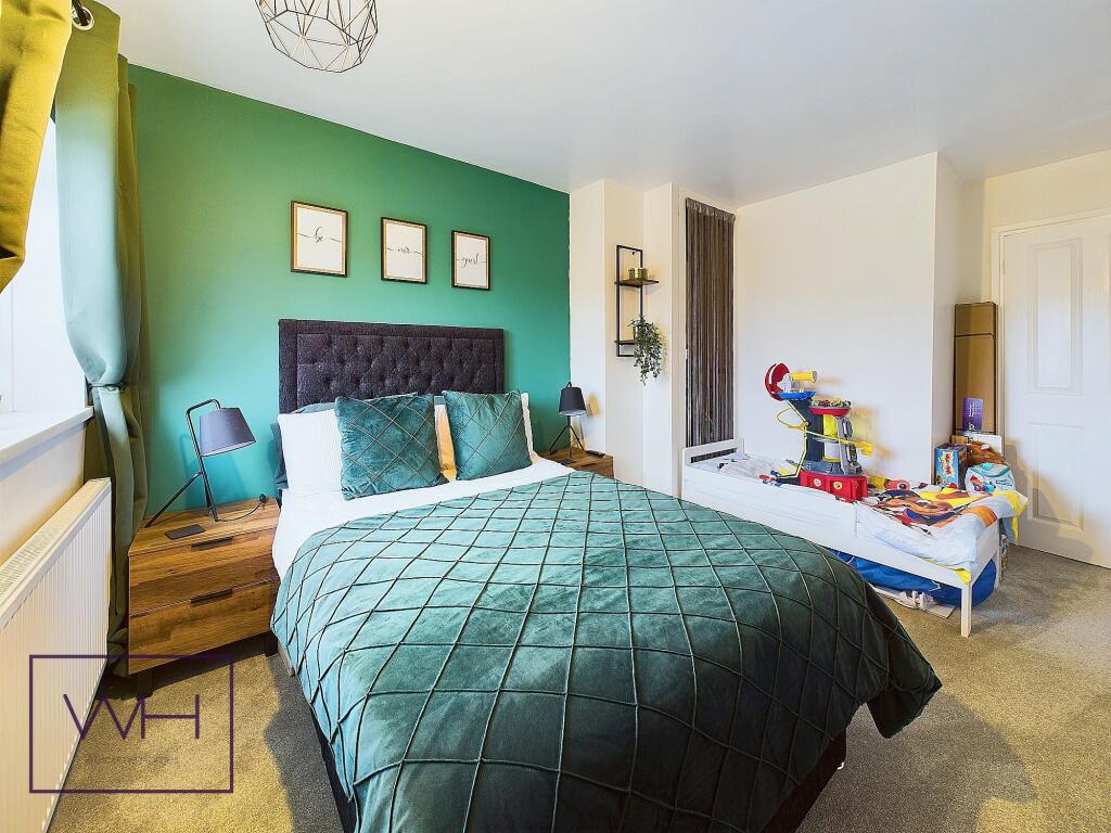 CAM03785G0-PR0153-ST