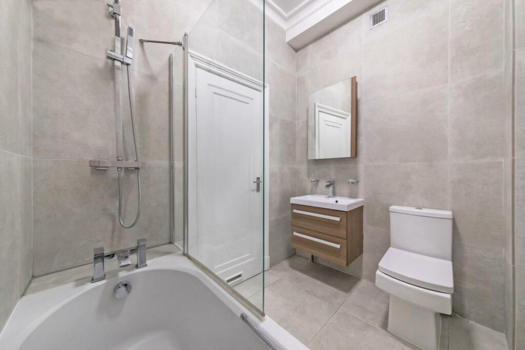 BATHROOM 2.jpg