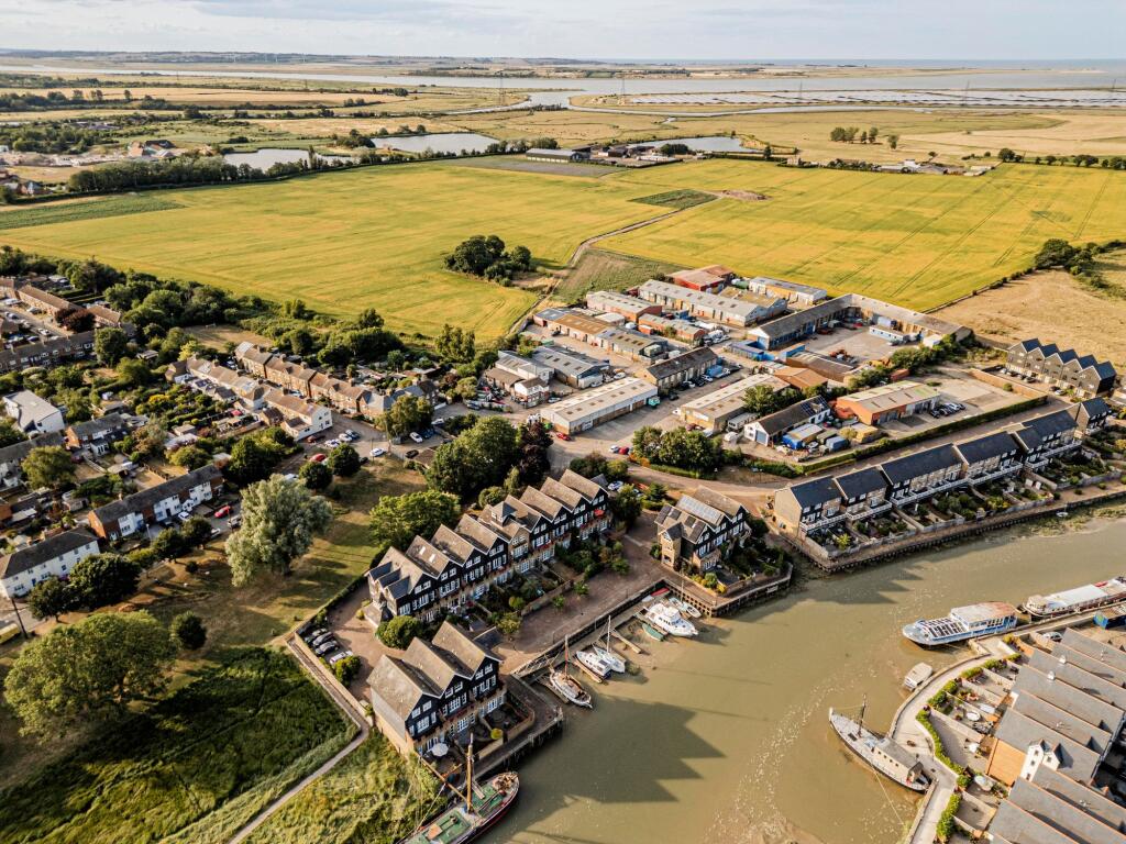 Surrounding Views (3)