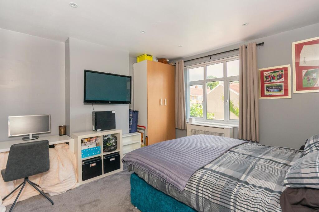 2S5RKE - Bedroom C.jpg