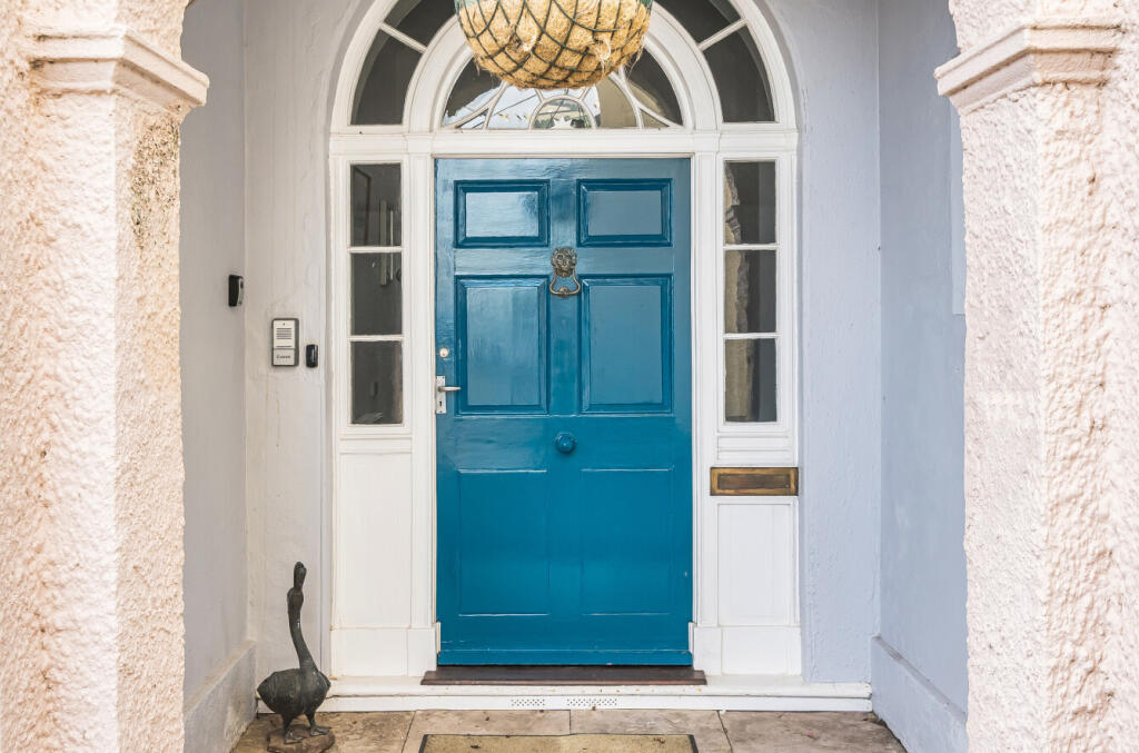 1335581-1-6899e3c...