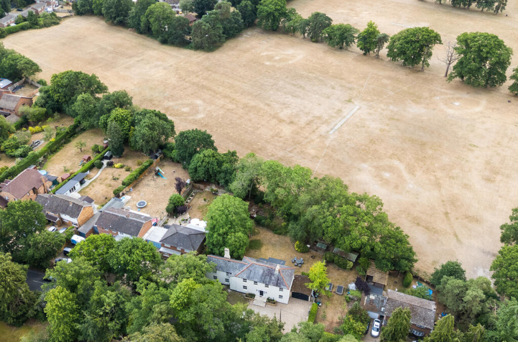 1324131-1-68753de...