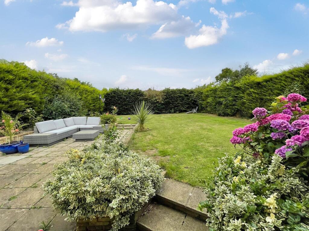 9018339-105864-133978294387640079-db9cc6ec-b48c-7e