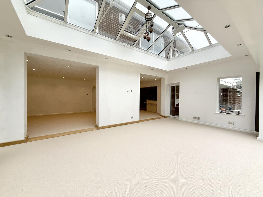 Sun Room/Dining Room