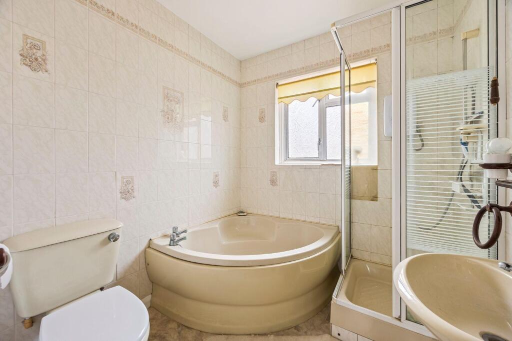 Northease Drive 77 BATHROOM.jpeg