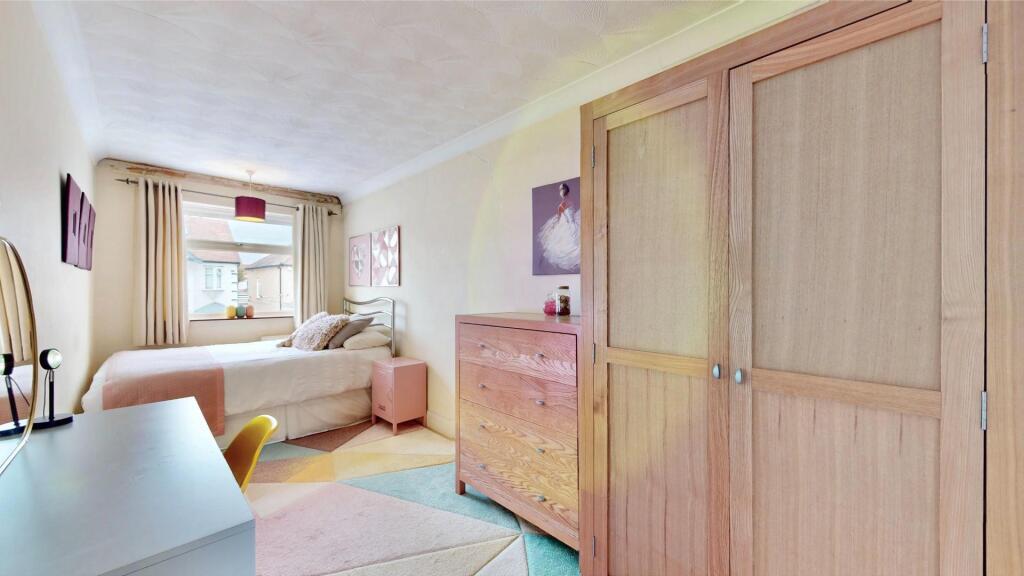 141-Havering-Gardens-03242025_111239 4.jpg