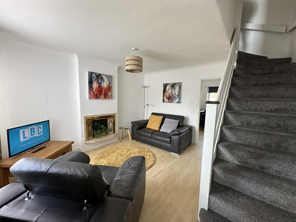 6. Living room.JPG
