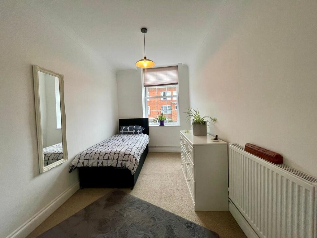 0b7bd9b5-a403-4ba...