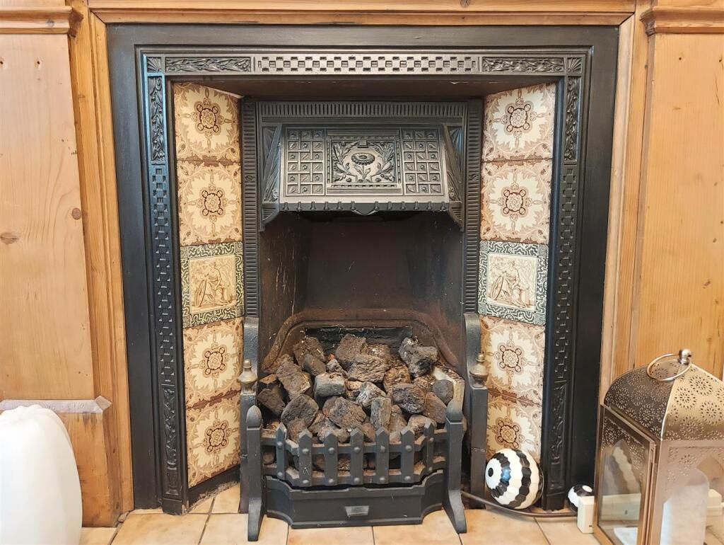 Living Flame Effect Gas Fire