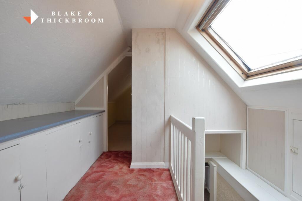 FIRST FLOOR LANDING