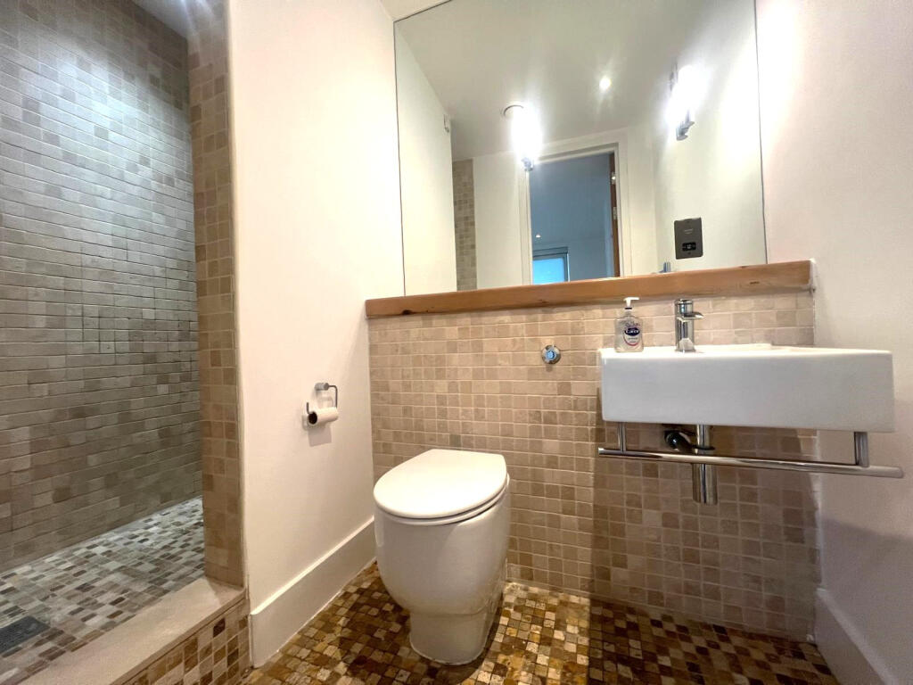 5 Clave Street, London, E1W