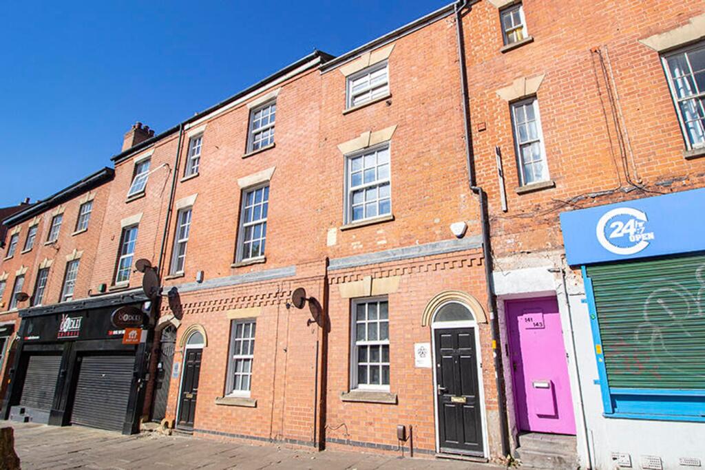 A charming view of the property's facade, showc...
