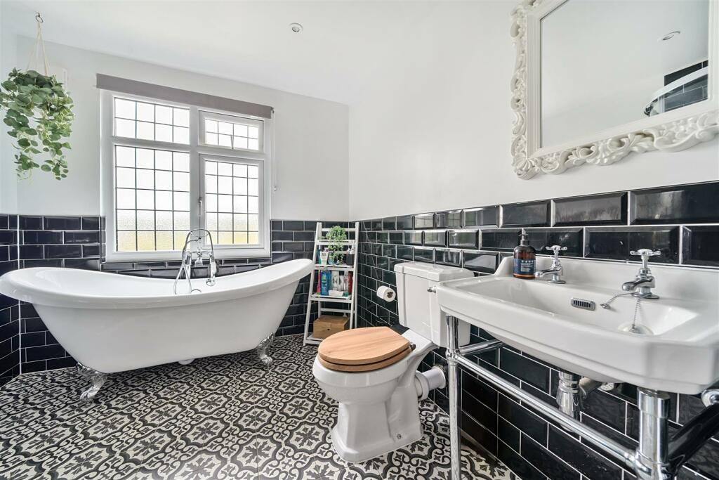 6723b9cd0b6e5-1204136 (8).jpg