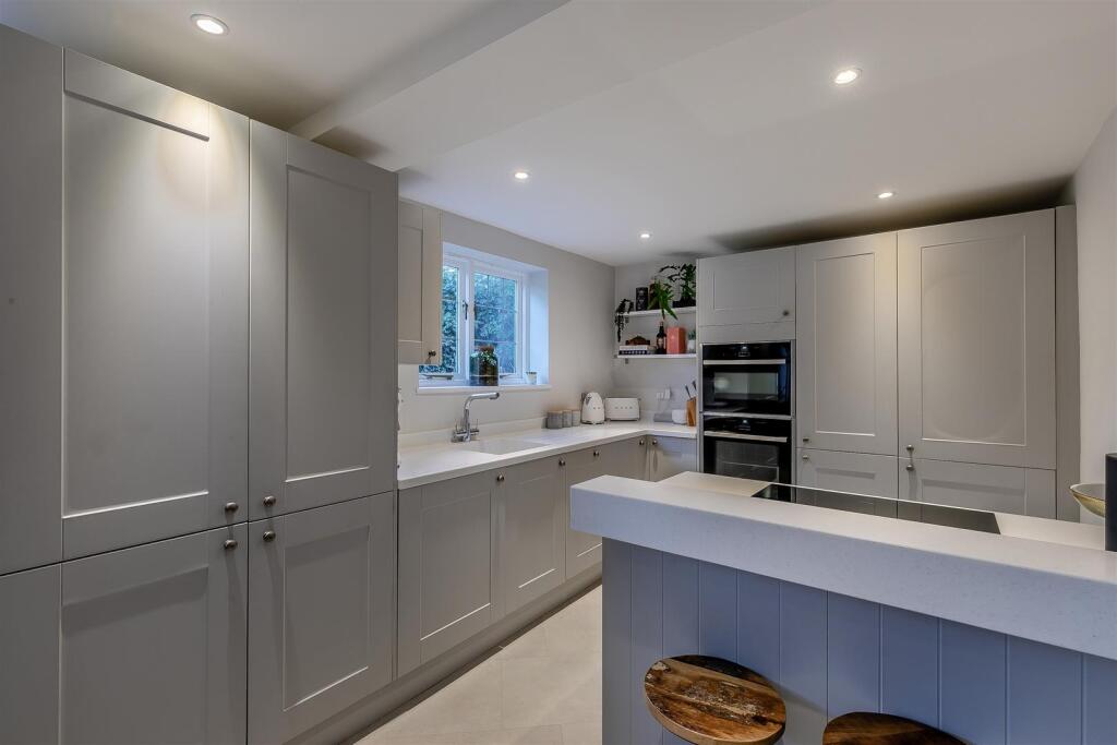 8632704-interior38.jpg