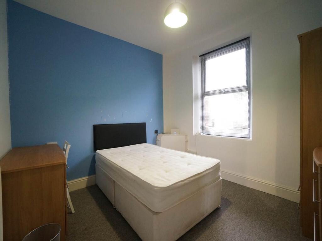 Bedroom 1.JPG