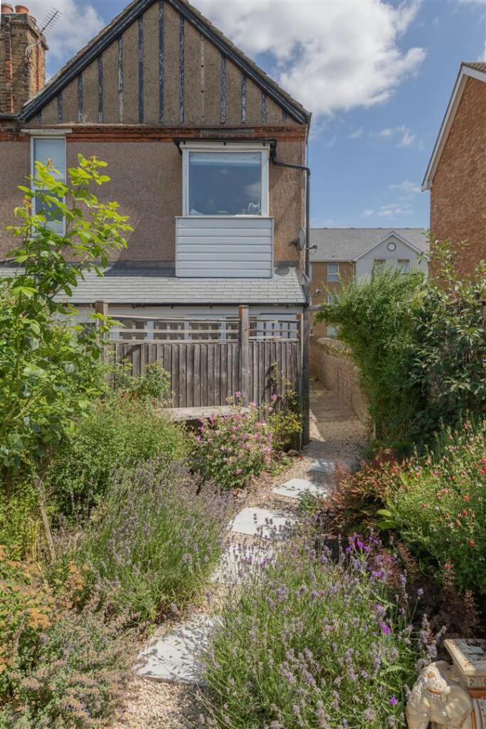 Spratt Hall Road E11