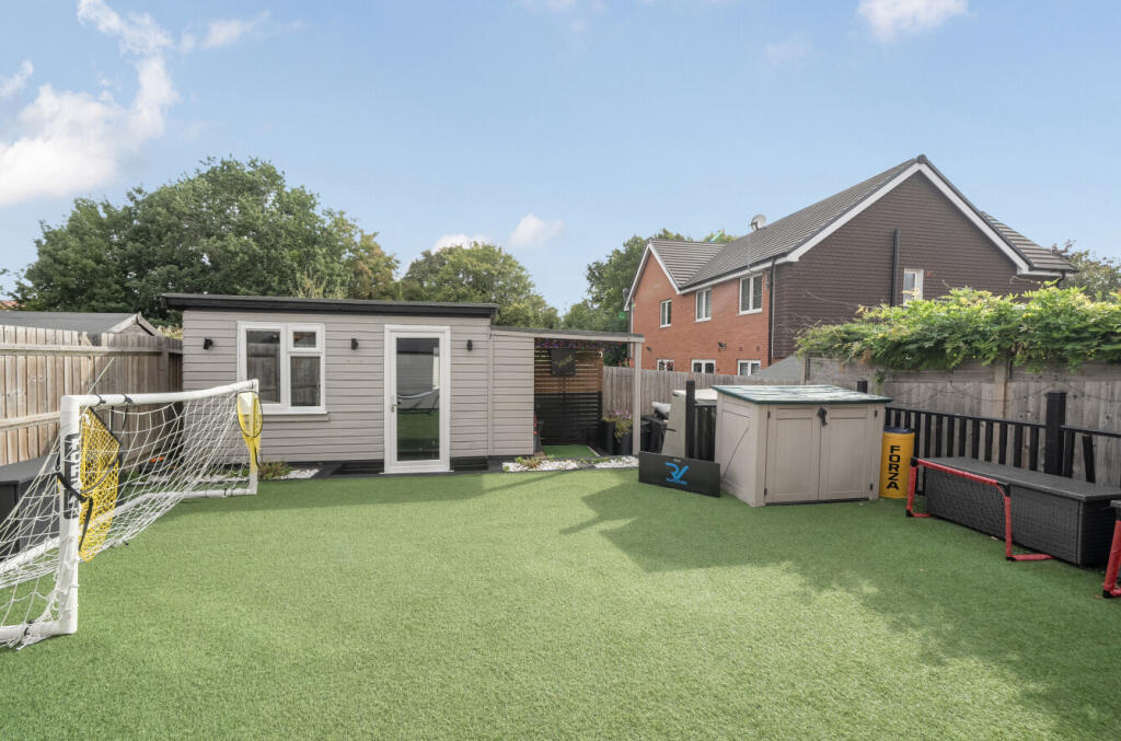 1347027-4-68b561d...