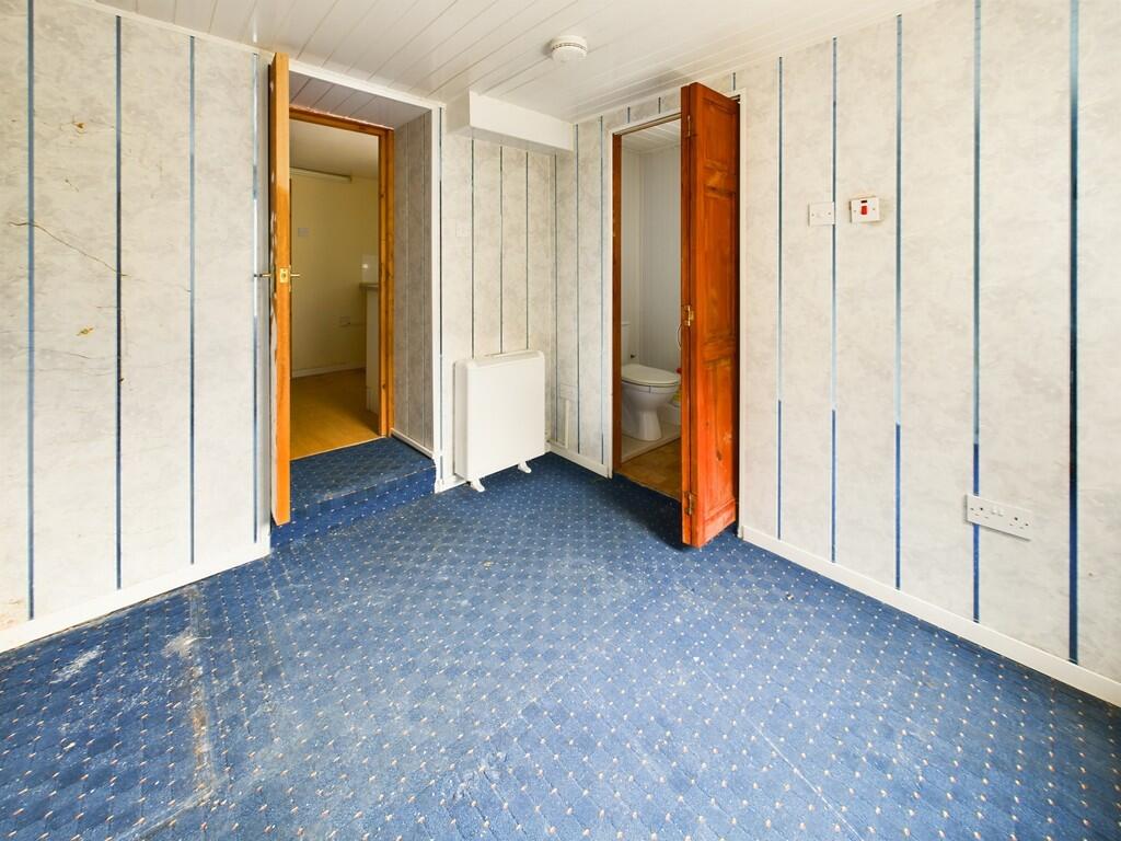 CAM03974G0-PR0101...