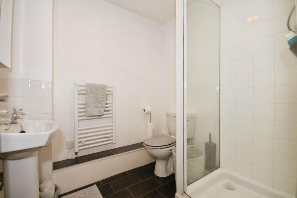 EN SUITE.jpg
