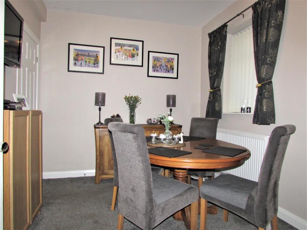 LambethAve12din1.JPG