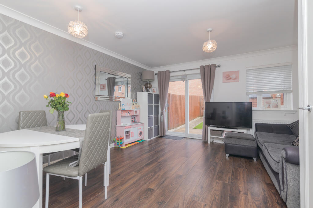 109 ivy gardens Paisley PA1 2BT L-16