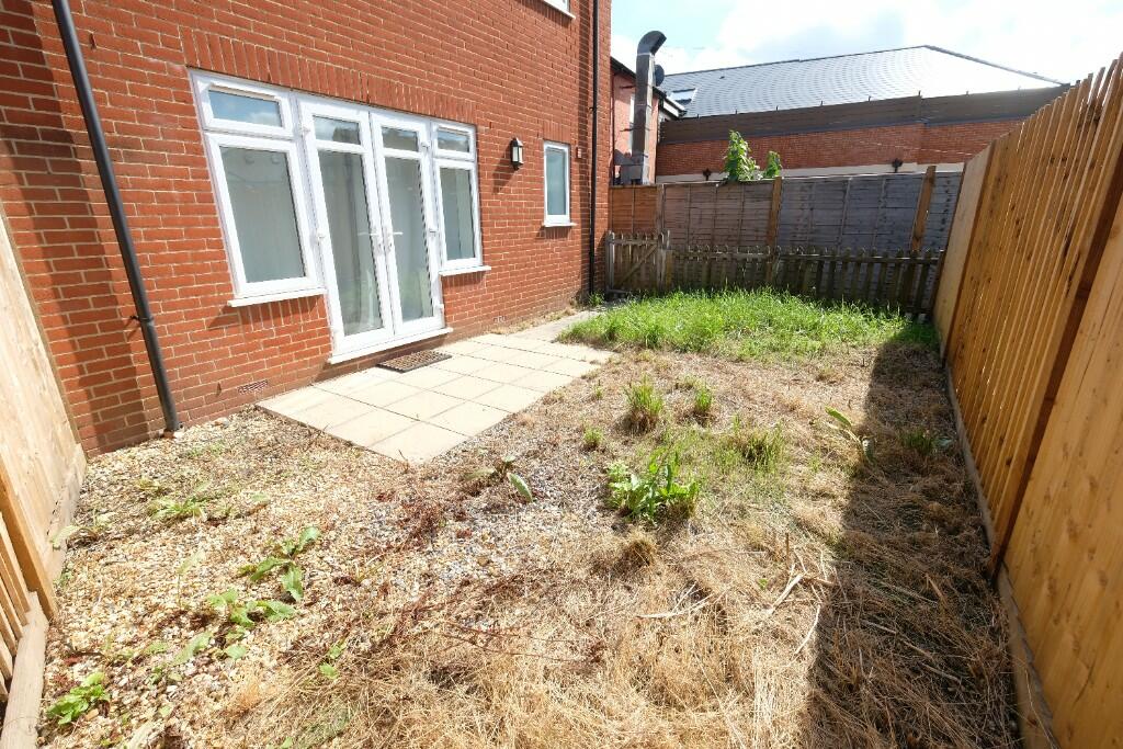 GARDEN 