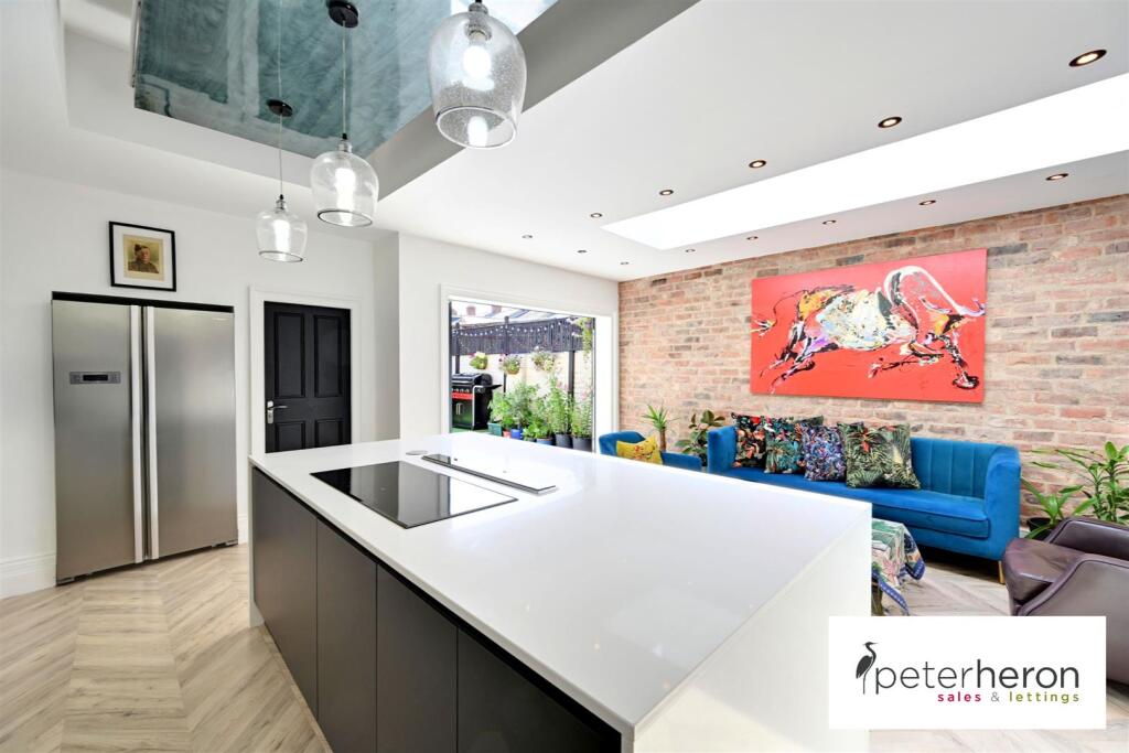 Kitchen/Diner And Family Area