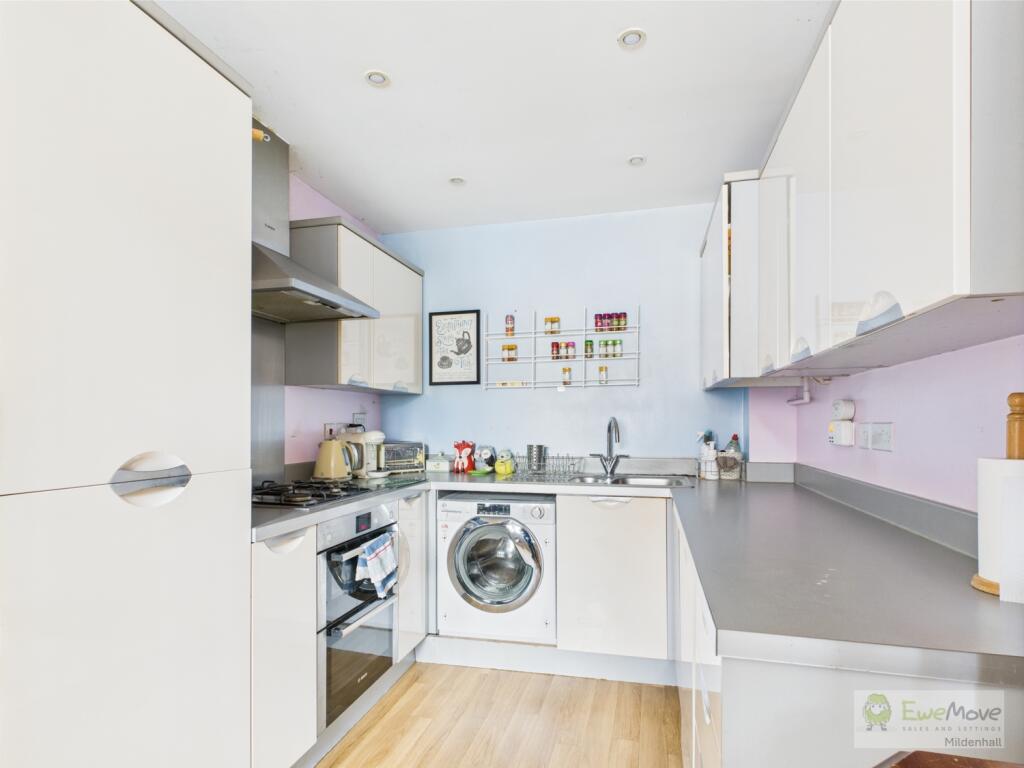 CAM03603G0-PR0036-STILL012