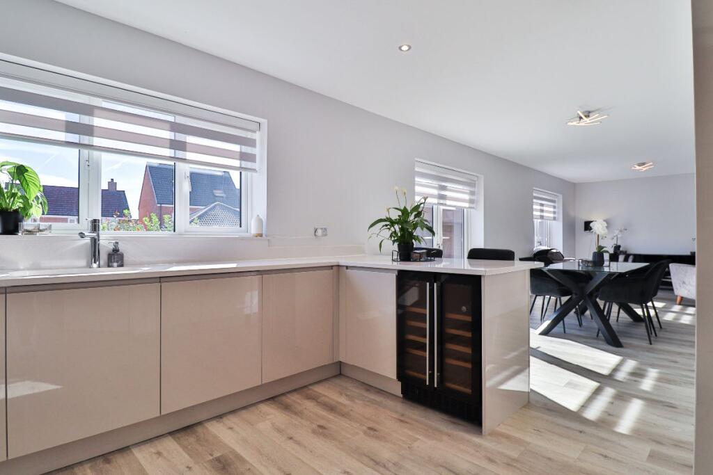 Kitchen/diner/family