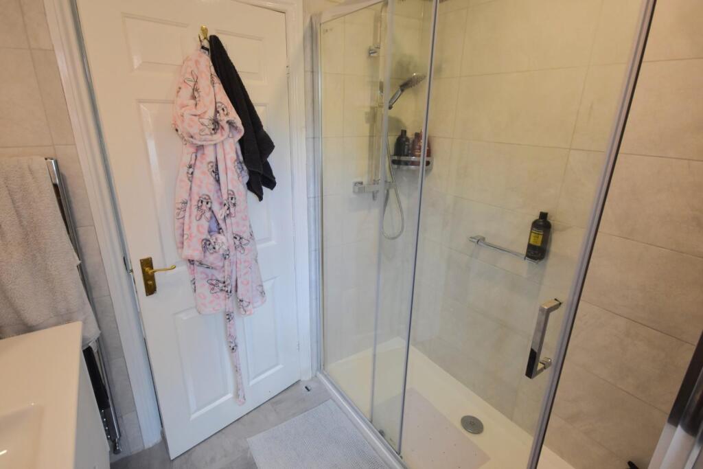 SHOWER SUITE