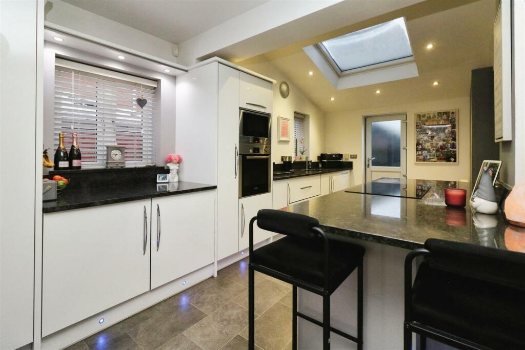 EXTENDED KITCHEN