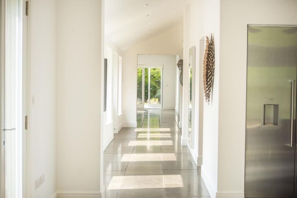 the-coach-house-c...