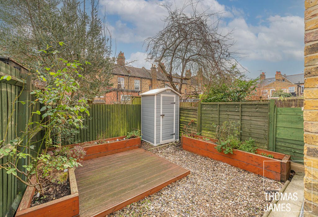 Morley Avenue, South facing garden