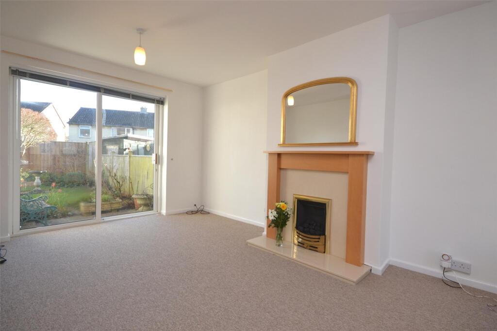 Living Room (2)