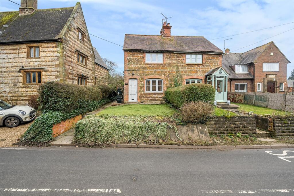 Rosebank, The Square, Moreton Pinkney (2).jpg