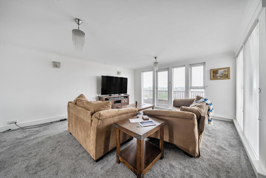 1304575-10-6846e9...