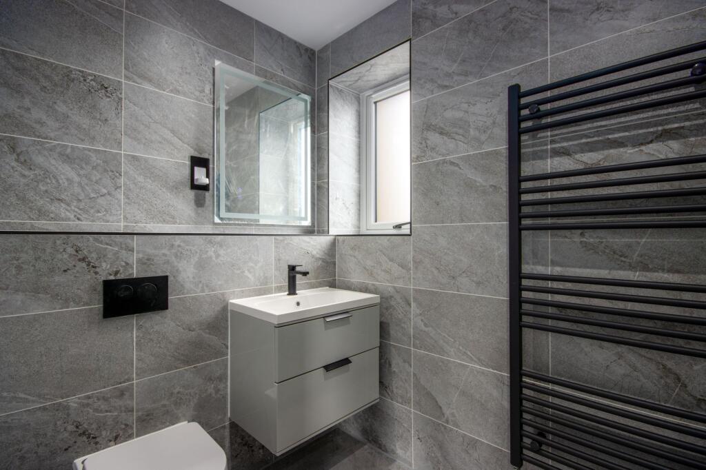 Hawthorn Lodge Ensuite 1