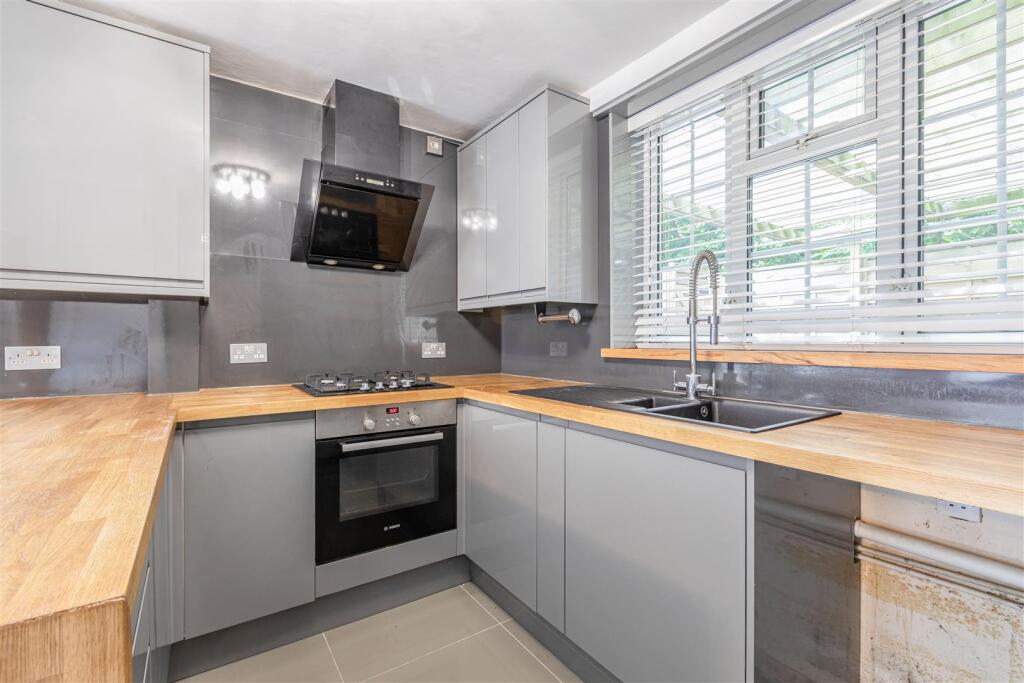 36 Birchwood, KT14 6DW - 8.jpg