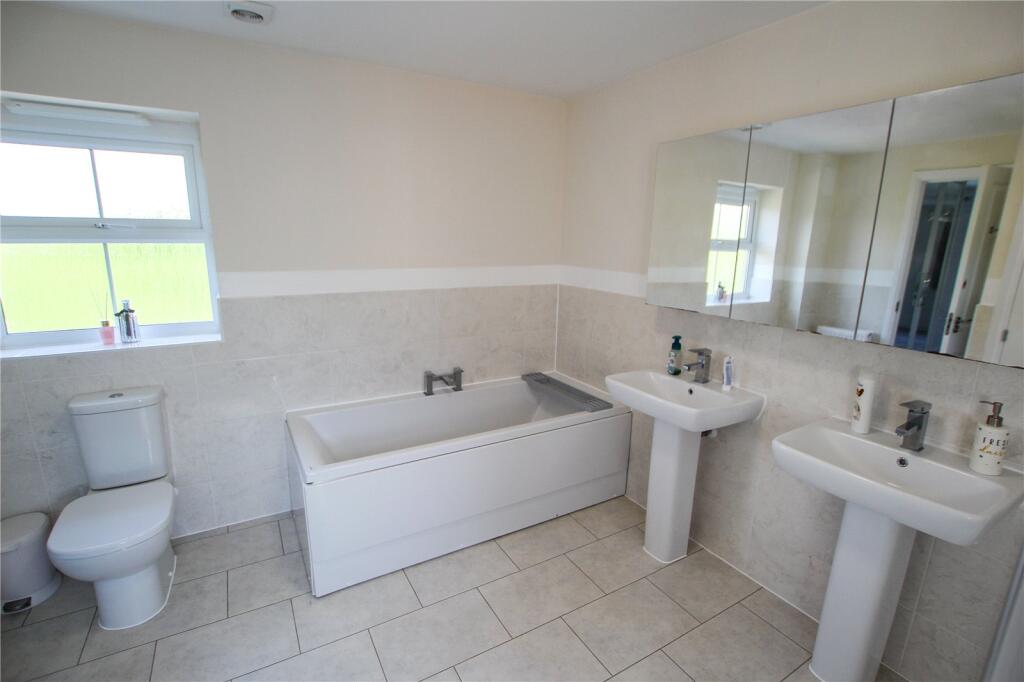 Ensuite Bathroom.